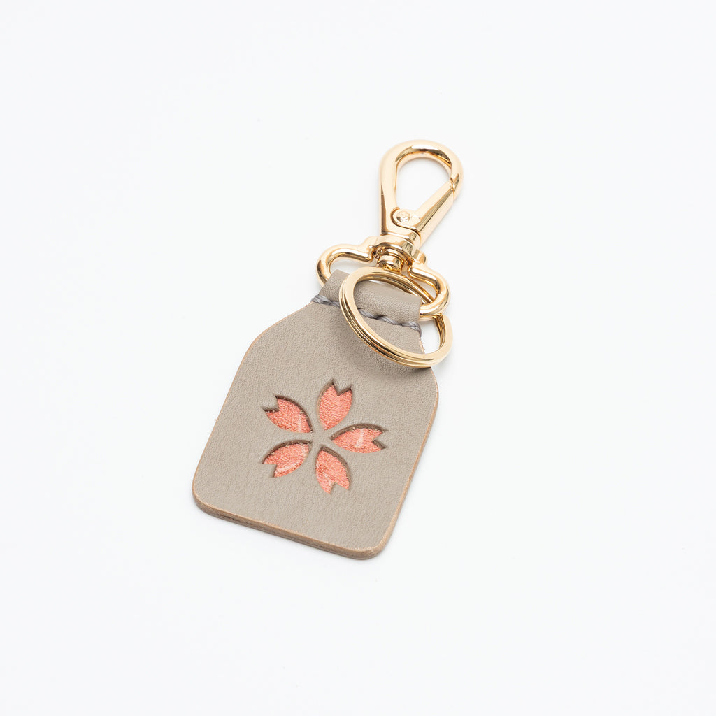Kimono Sakura Keychain Greige 05