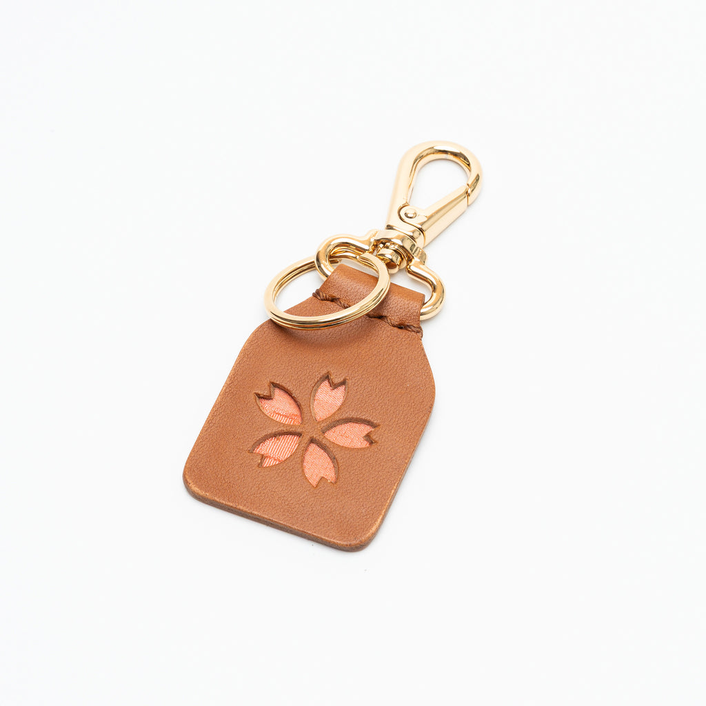Kimono Sakura Keychain Camel 07