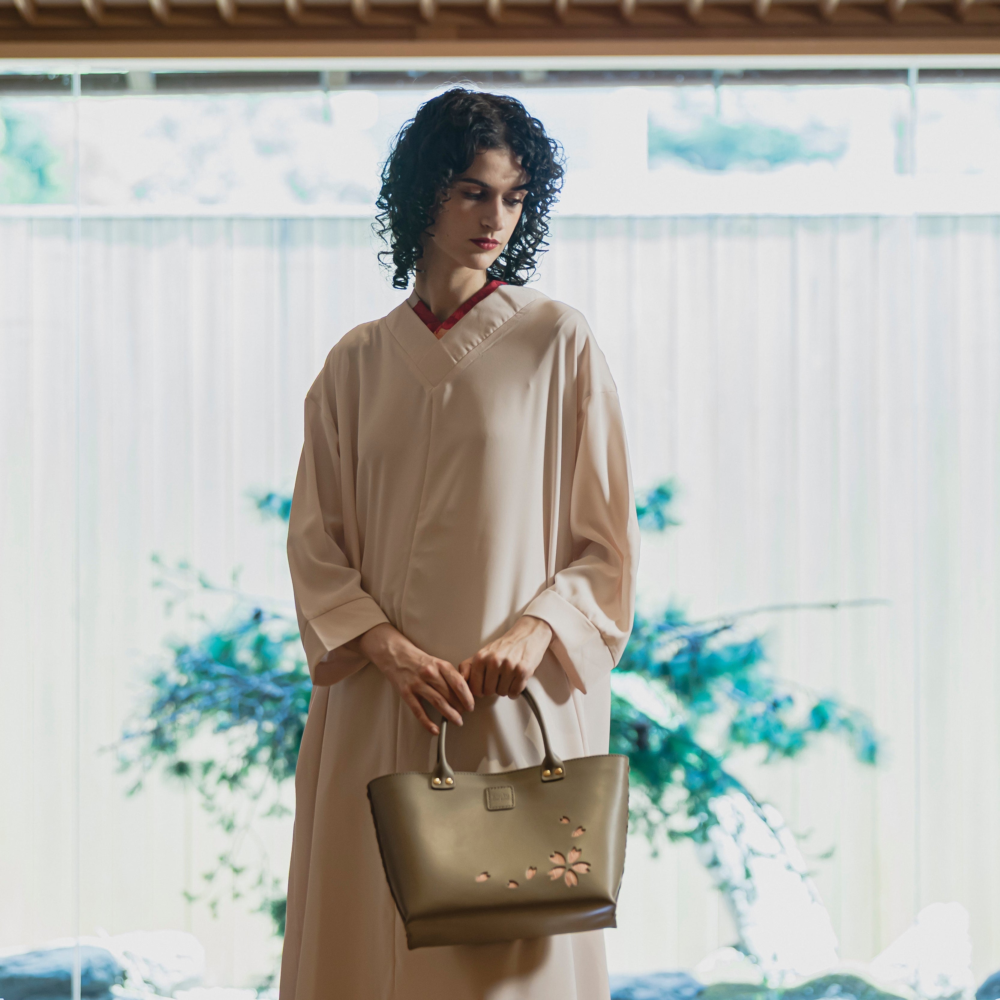 Kimono Sakura Mini Hand Bag Greige 12